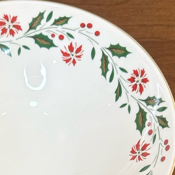 🎄🌟HP🌟 VTG 1986 Royal Doulton Holly Pattern 8" Round Vegetable Bowl Porcelain - Picture 5 of 8